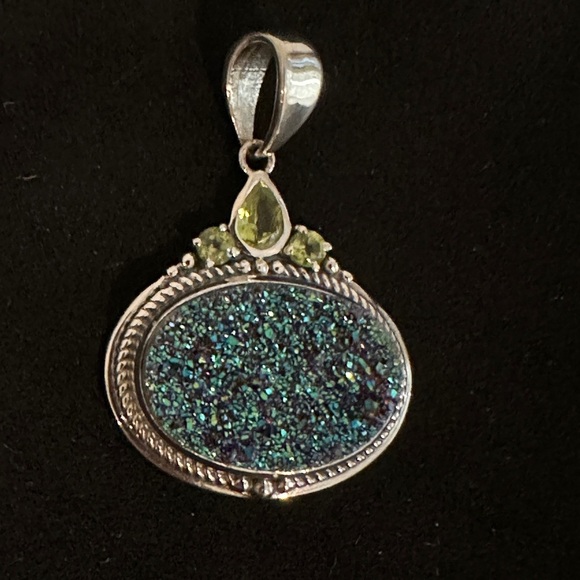 Oval pendant with green drusy & peridot set in sterling silver - Picture 3 of 9